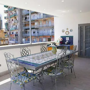La Dukesca Chic Apartment